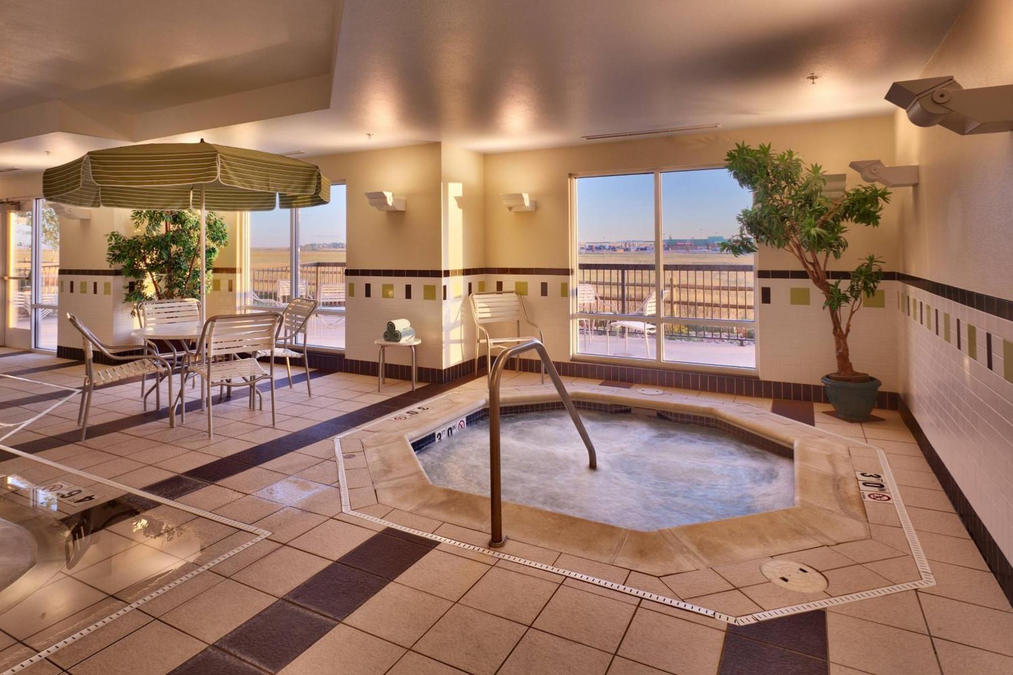 Fairfield Inn And Suites By Marriott Laramie Exterior photo
